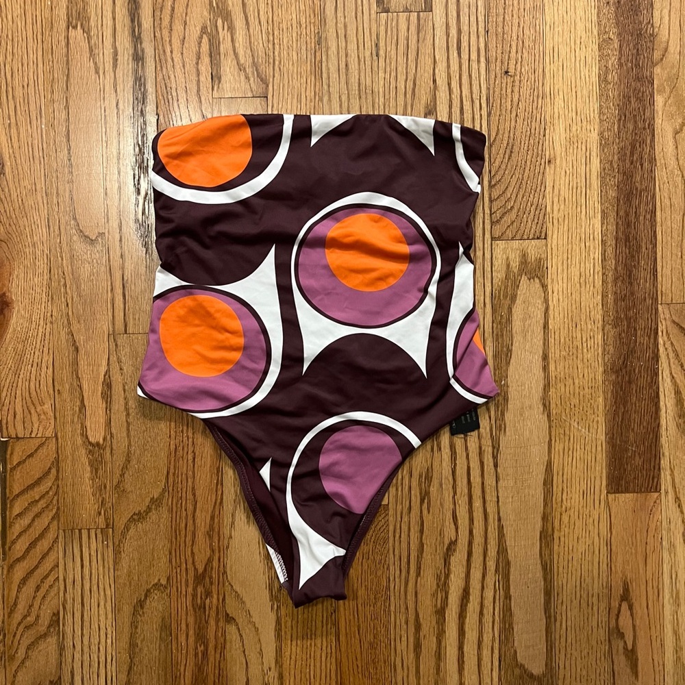 Retro One Piece - Picture 2 of 5